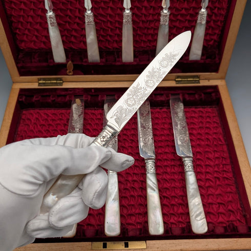 約 1881 年英國古董白色珍珠手柄甜點餐具 5 對木盒 LEE&WIGFULL